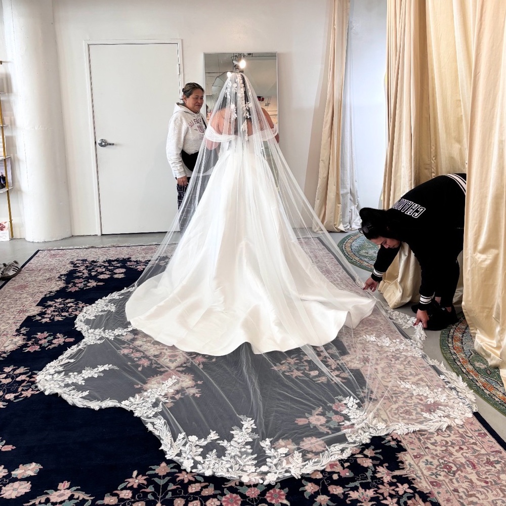 Wedding veil with comb
